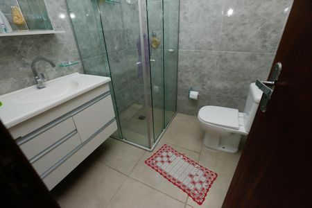 Casa à venda com 336m², 5 quartos e 3 vagasBanheiro da Suíte