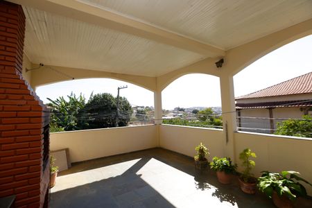 Casa à venda com 336m², 5 quartos e 3 vagasTerraço