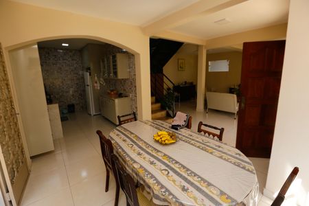 Casa à venda com 336m², 5 quartos e 3 vagasSala