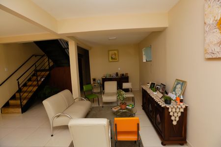 Casa à venda com 336m², 5 quartos e 3 vagasSala