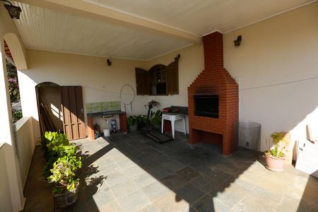 Casa à venda com 336m², 5 quartos e 3 vagasTerraço