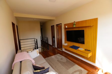 Casa à venda com 336m², 5 quartos e 3 vagasSala