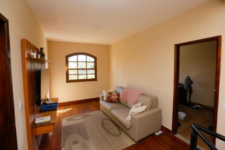 Casa à venda com 336m², 5 quartos e 3 vagasSala