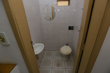 Casa à venda com 336m², 5 quartos e 3 vagasBanheiro de Serviço