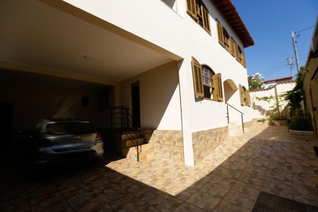 Casa à venda com 336m², 5 quartos e 3 vagasÁrea Externa