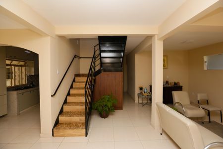 Casa à venda com 336m², 5 quartos e 3 vagasSala