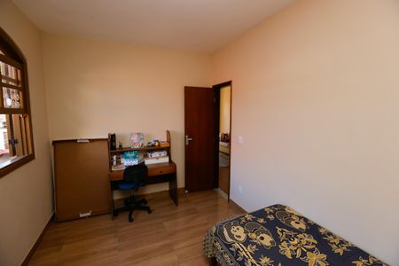 Casa à venda com 336m², 5 quartos e 3 vagasQuarto 4