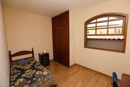 Casa à venda com 336m², 5 quartos e 3 vagasQuarto 4