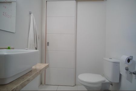 Casa à venda com 350m², 5 quartos e 3 vagasBanheiro da Suíte 2