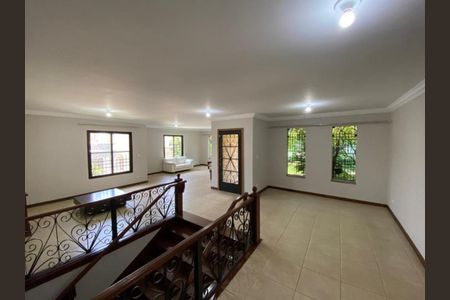 Casa à venda com 380m², 4 quartos e 5 vagasFoto 01