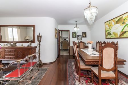 Apartamento à venda com 140m², 3 quartos e 2 vagasSala