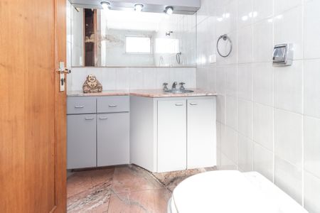 Apartamento à venda com 140m², 3 quartos e 2 vagasBanheiro do Quarto 