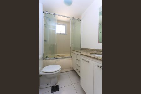 Apartamento à venda com 126m², 2 quartos e 2 vagas Apartamento à venda com 126m², 2 quartos e 2 vagasBanheiro da Suíte 2