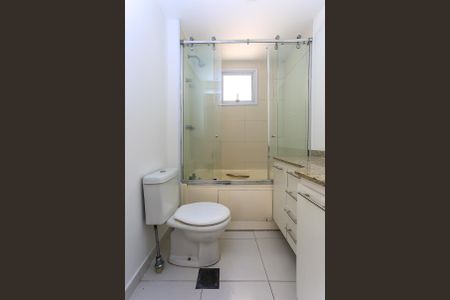 Apartamento à venda com 126m², 2 quartos e 2 vagas Apartamento à venda com 126m², 2 quartos e 2 vagasBanheiro da Suíte 2
