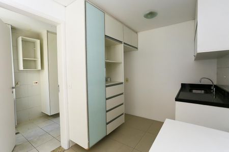 Apartamento à venda com 126m², 2 quartos e 2 vagas Apartamento à venda com 126m², 2 quartos e 2 vagasCozinha
