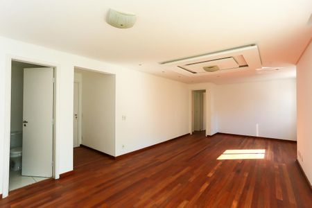 Apartamento à venda com 126m², 2 quartos e 2 vagas Apartamento à venda com 126m², 2 quartos e 2 vagasSala