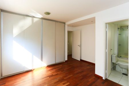 Apartamento à venda com 126m², 2 quartos e 2 vagas Apartamento à venda com 126m², 2 quartos e 2 vagasSuíte 2