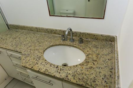 Apartamento à venda com 126m², 2 quartos e 2 vagas Apartamento à venda com 126m², 2 quartos e 2 vagasBanheiro da Suíte 2