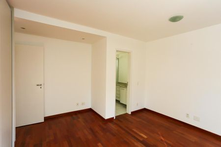 Apartamento à venda com 126m², 2 quartos e 2 vagas Apartamento à venda com 126m², 2 quartos e 2 vagasSuíte 2