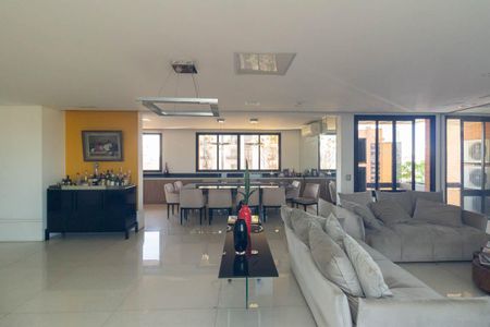 Apartamento para alugar com 260m², 3 quartos e 4 vagasSala