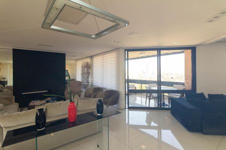 Apartamento para alugar com 260m², 3 quartos e 4 vagasSala