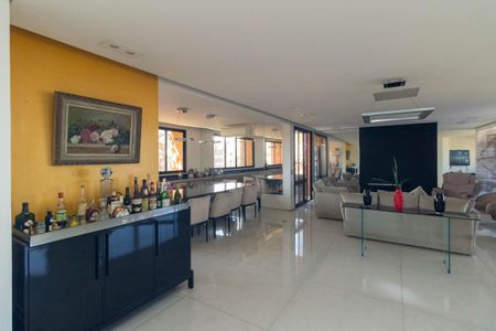 Apartamento para alugar com 260m², 3 quartos e 4 vagasSala