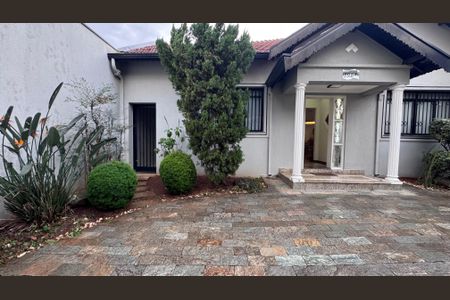 Casa à venda com 334m², 6 quartos e 9 vagas Casa à venda com 334m², 6 quartos e 9 vagasÁrea comum
