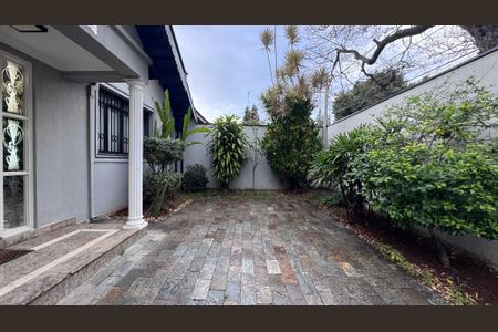 Casa à venda com 334m², 6 quartos e 9 vagas Casa à venda com 334m², 6 quartos e 9 vagasÁrea comum