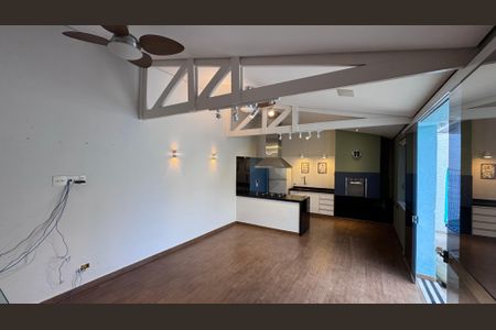 Casa à venda com 334m², 6 quartos e 9 vagas Casa à venda com 334m², 6 quartos e 9 vagasÁrea comum