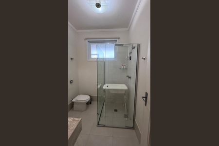 Casa à venda com 334m², 6 quartos e 9 vagas Casa à venda com 334m², 6 quartos e 9 vagasBanheiro