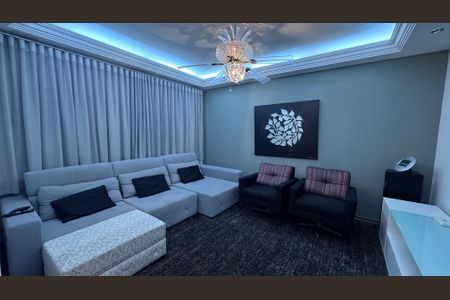 Casa à venda com 334m², 6 quartos e 9 vagas Casa à venda com 334m², 6 quartos e 9 vagasSala de TV