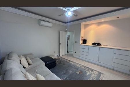 Casa à venda com 334m², 6 quartos e 9 vagas Casa à venda com 334m², 6 quartos e 9 vagasSuíte 1
