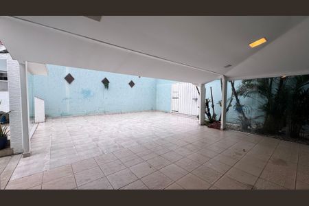 Casa à venda com 334m², 6 quartos e 9 vagas Casa à venda com 334m², 6 quartos e 9 vagasGaragem