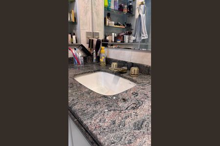 Casa à venda com 334m², 6 quartos e 9 vagas Casa à venda com 334m², 6 quartos e 9 vagasBanheiro da Suíte 1