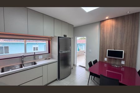 Casa à venda com 334m², 6 quartos e 9 vagas Casa à venda com 334m², 6 quartos e 9 vagasCozinha