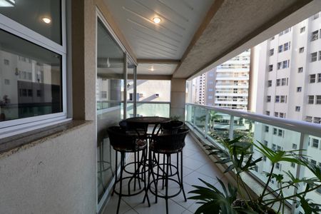 Apartamento para alugar com 150m², 3 quartos e 2 vagasVaranda