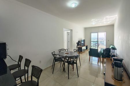 Sala de apartamento para alugar com 2 quartos, 77m² em Maracanã, Praia Grande