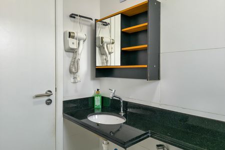 Apartamento para alugar com 77m², 2 quartos e 1 vaga Apartamento para alugar com 77m², 2 quartos e 1 vagaBanheiro da Suíte