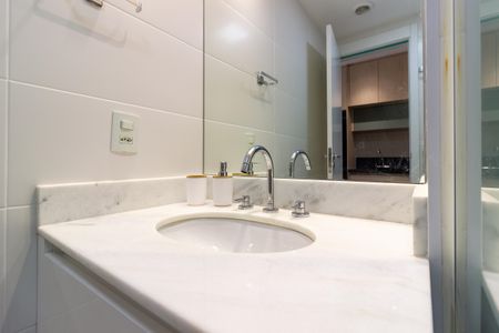 Banheiro de kitnet/studio à venda com 1 quarto, 27m² em Sumarezinho, São Paulo