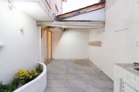 Casa de condomínio à venda com 142m², 3 quartos e 2 vagasQuintal - Churrasqueira