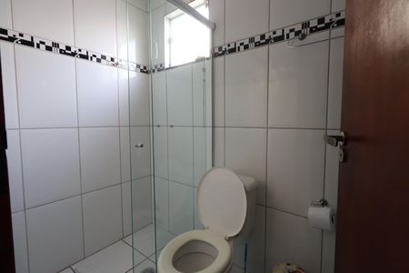 Casa de condomínio à venda com 91m², 2 quartos e 2 vagasBanheiro da Suíte 1
