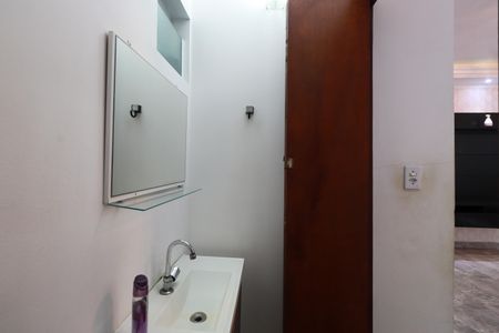 Casa de condomínio à venda com 91m², 2 quartos e 2 vagasLavabo