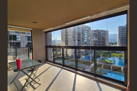 Apartamento à venda com 103m², 3 quartos e 2 vagas Apartamento à venda com 103m², 3 quartos e 2 vagasVaranda