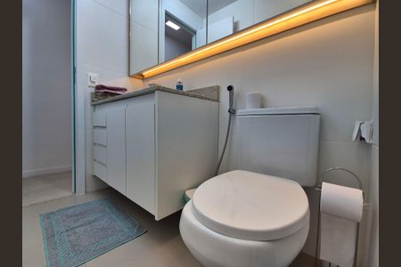 Apartamento à venda com 103m², 3 quartos e 2 vagas Apartamento à venda com 103m², 3 quartos e 2 vagasBanheiro Social