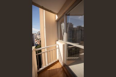 Apartamento à venda com 70m², 3 quartos e 1 vaga Apartamento à venda com 70m², 3 quartos e 1 vagavaranda