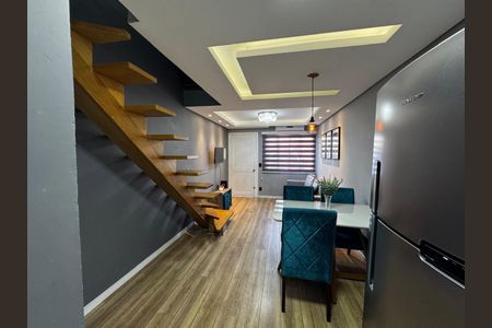 Casa de condomínio à venda com 76m², 2 quartos e 1 vaga Casa de condomínio à venda com 76m², 2 quartos e 1 vagaSala