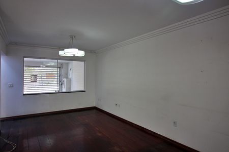 Casa à venda com 207m², 3 quartos e 2 vagasSala