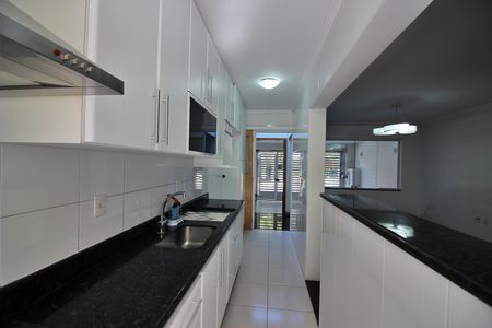 Casa à venda com 207m², 3 quartos e 2 vagasCozinha