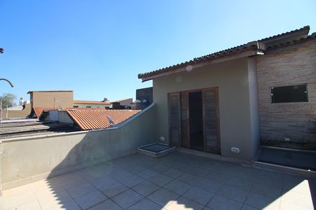 Casa à venda com 207m², 3 quartos e 2 vagasTerraço