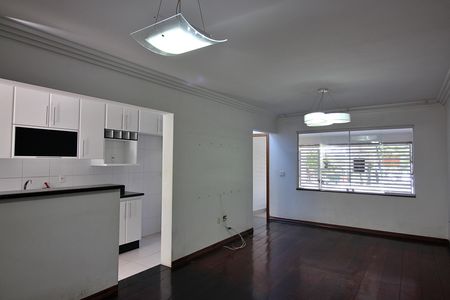 Casa à venda com 207m², 3 quartos e 2 vagasSala